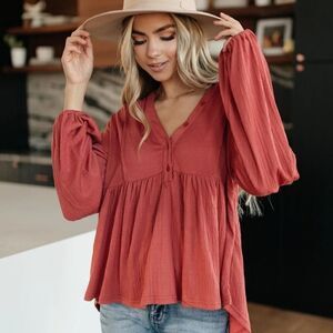 The Nines Women's Rust Babydoll Balloon Sleeve Blouse